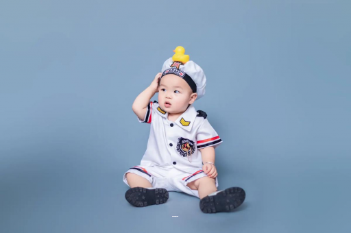 启东宝宝老摇头怎么回事